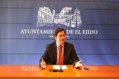 El Ejido celebra el martes el Día Mundial de los Derechos del Consumidor con el reparto de material informativo sobre el sector eléctrico en el Mercado de Abastos