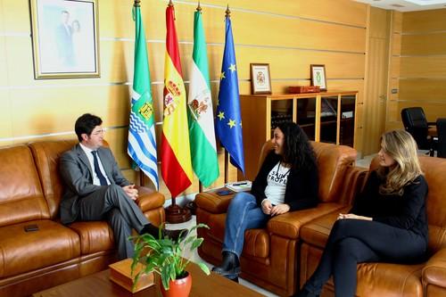 El Ayuntamiento de El Ejido y el Colegio de Fisioterapeutas de Andalucía estrechan sus lazos para trabajar conjuntamente en el impulso de iniciativas sanitarias