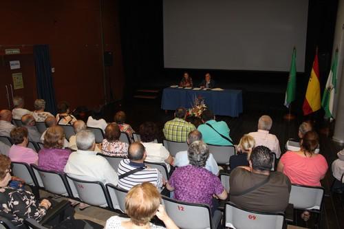 Una charla sobre ‘Sucesiones, donaciones y herencias’ ha abierto este jueves la Semana del Mayor en El Ejido