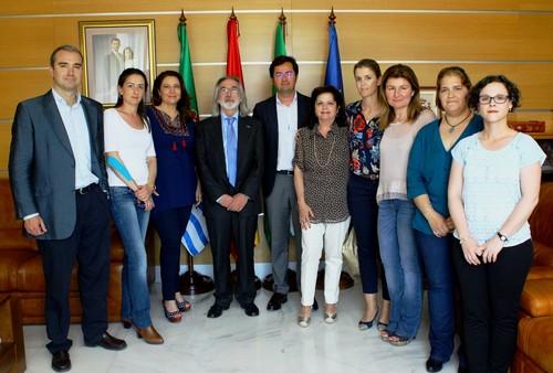 El alcalde se reúne con el presidente de la Plataforma de Atención Temprana de Andalucía y parlamentarios para abordar medidas y ayudas para este colectivo