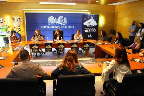 'La Noche en blanco' se presenta este año con más de 100 empresarios implicados, actividades más creativas y muchas más sorpresas