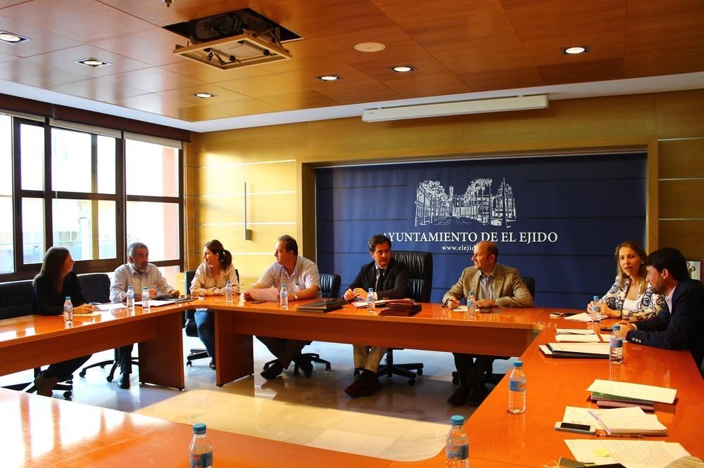 El equipo de Gobierno ejidense continúa articulando medidas que contribuyan a mejorar y facilitar la inserción laboral de los jóvenes del municipio