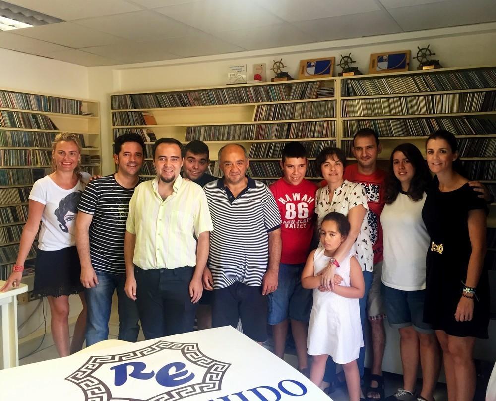 Usuarios de la Escuela de Verano de Murgi visitan Radio Ejido como actividad de fomento de la autonomía personal y social