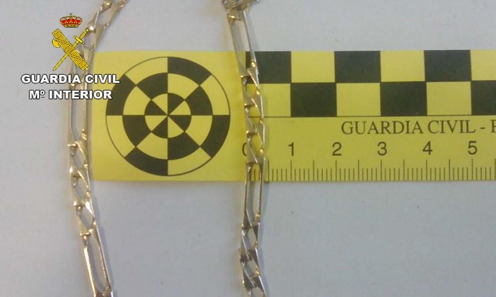 La Guardia Civil de Berja detiene a dos mujeres como presuntas autoras de un delito de robo con violencia