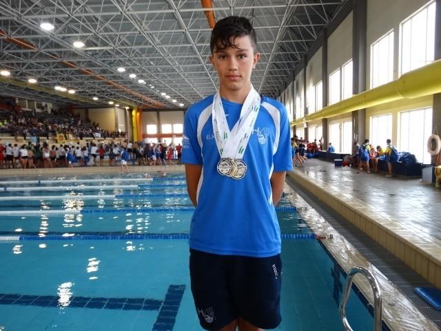 El ejidense Alexander Gómez, campeón de Andalucía de jóvenes nadadores