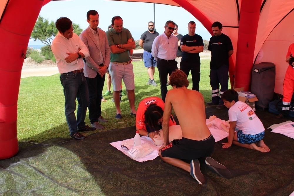 El 061 y la Fundación MAPFRE ponen en marcha una campaña de prevención de ahogamientos en las playas de Almería y El Ejido