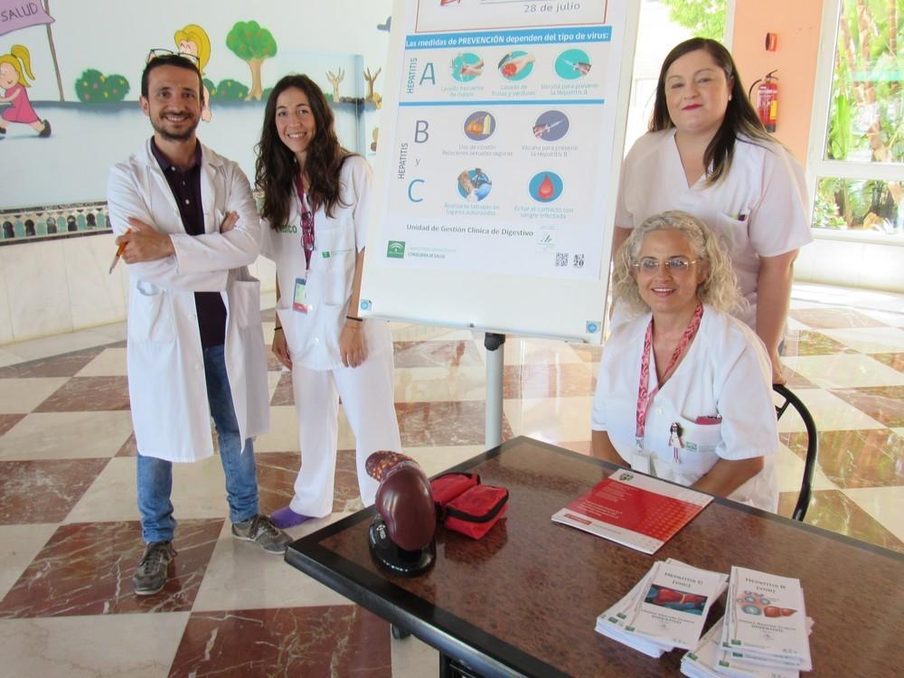 El Hospital de Poniente se suma a la campaña de la OMS para celebrar el Día Mundial de la Hepatitis