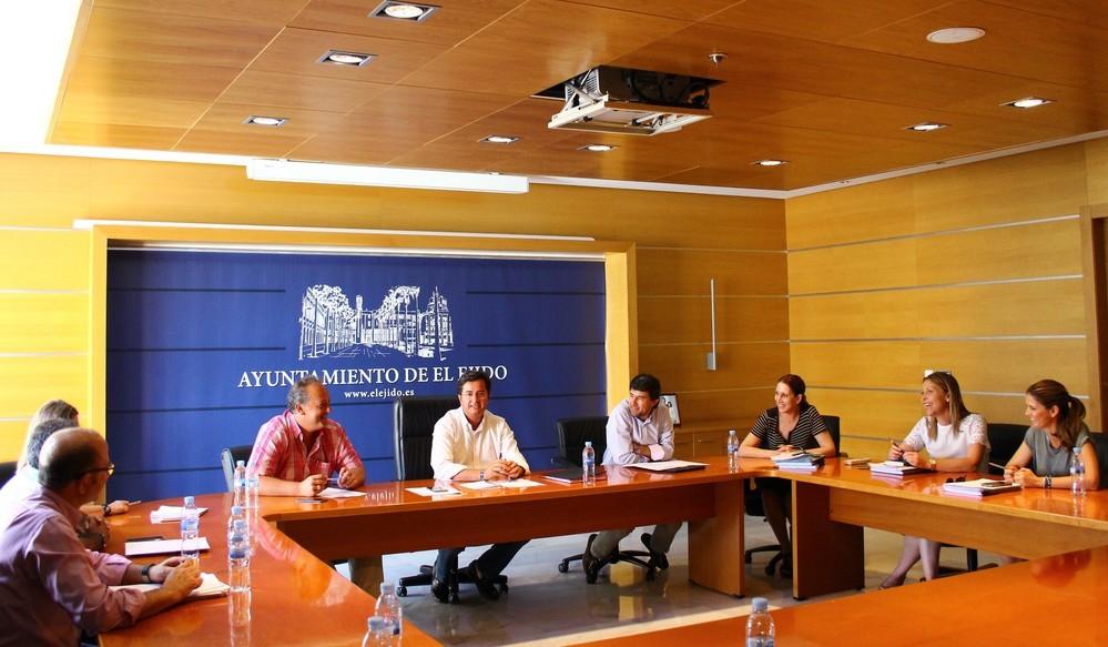 El Gobierno local destina más de 46.000 euros a cubrir las necesidades sociales más básicas de 200 familias del municipio