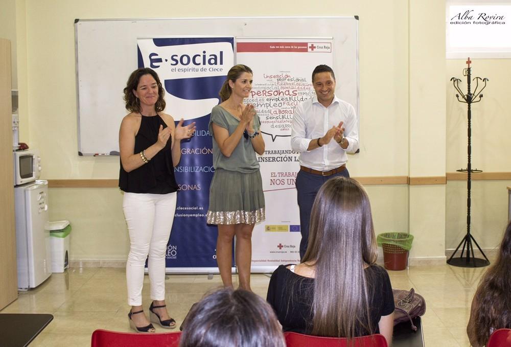 Una quincena de mujeres mejoran su inserción laboral gracias a un curso formativo en Ayuda a domicilio organizado por Ayuntamiento, Cruz Roja y Clece