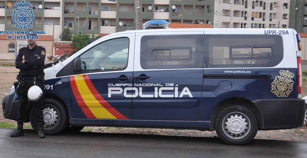 Detienen a dos jóvenes con antecedentes acusados de cometer 34 robos en el interior de vehículos en El Ejido