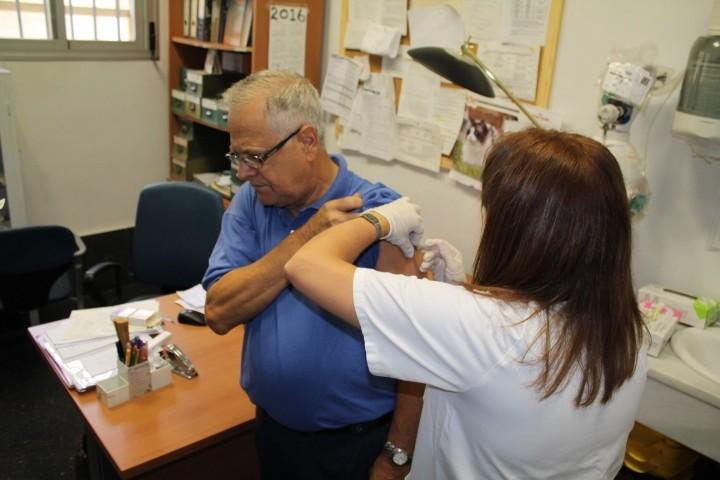 Salud inicia hoy la vacunación frente a la gripe para proteger a la población de riesgo