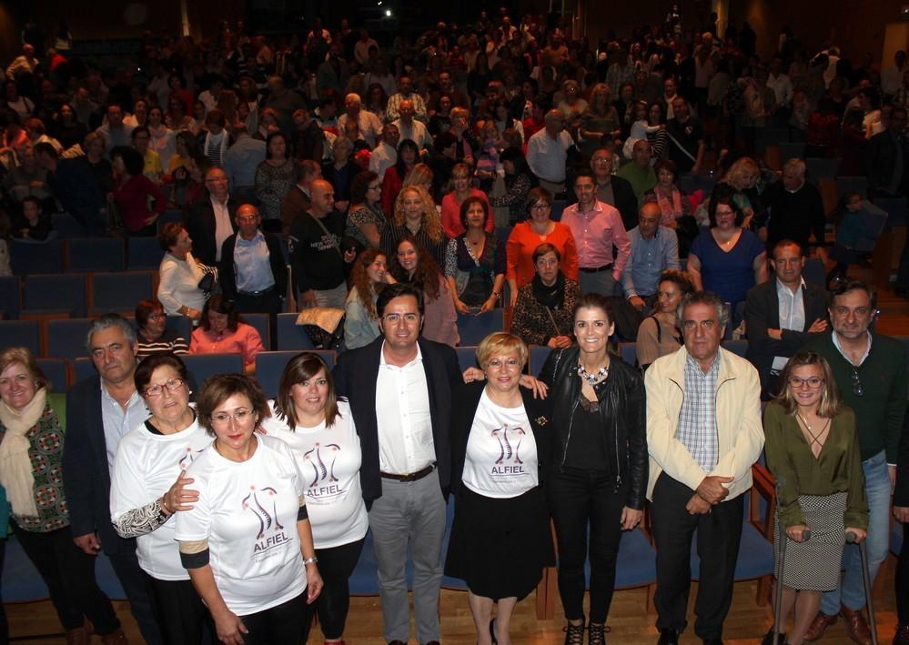 Más de medio millar de ejidenses se vuelcan con la gran gala solidaria a favor de las personas con fibromialgia