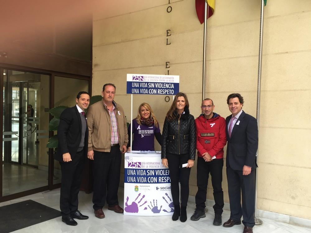 La campaña municipal del 25N entra en su recta final con un punto informativo a las puertas del Ayuntamiento y una Ruta Urbana