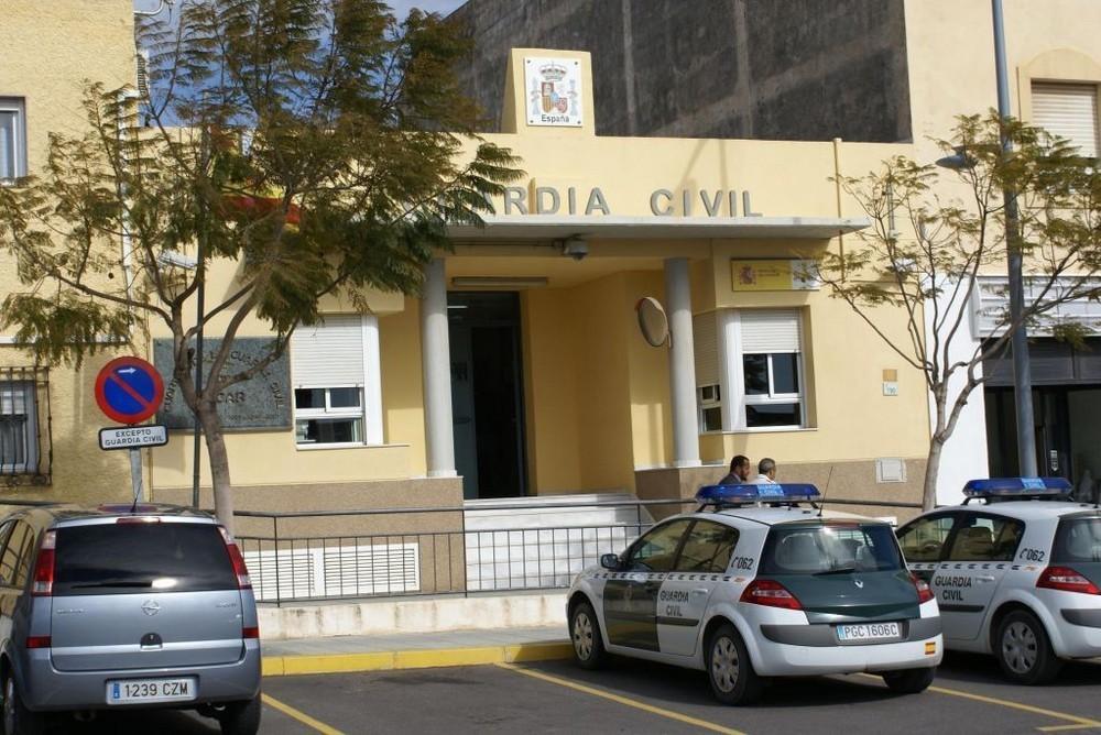 La Guardia Civil de Vícar detiene a dos personas por delitos de estafa