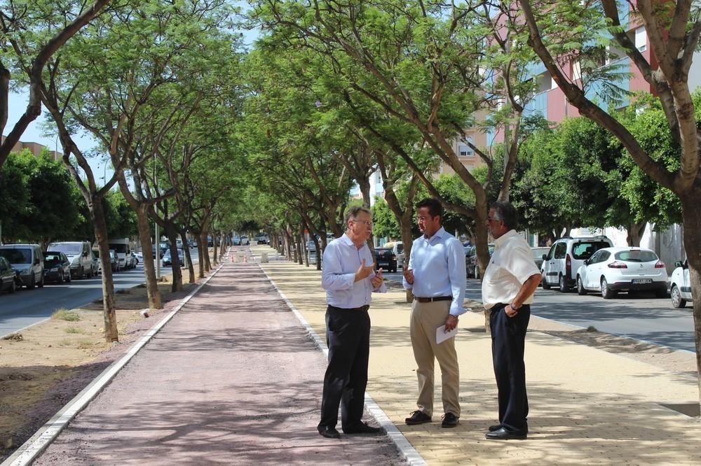 El carril bici que unirá el Paseo de Las Lomas con el Vial Sur entra en su recta final con la ejecución de las obras del último tramo