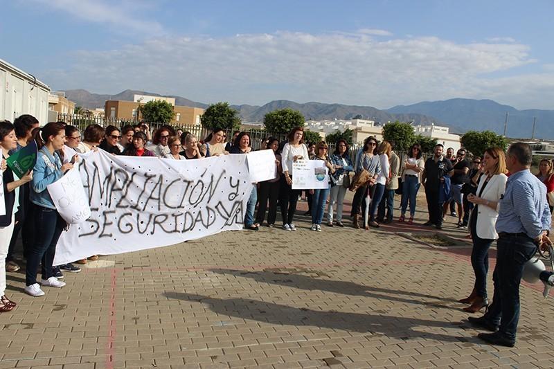 Detenido un estudiante del IES Miguel Servet de Balerma por agredir a su profesora