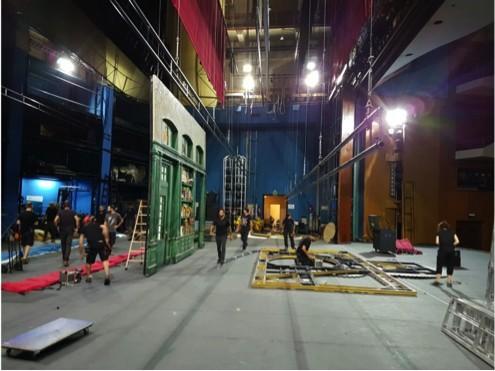Comienza el montaje de Cabaret, el musical de Broadway en el Teatro Auditorio de Roquetas