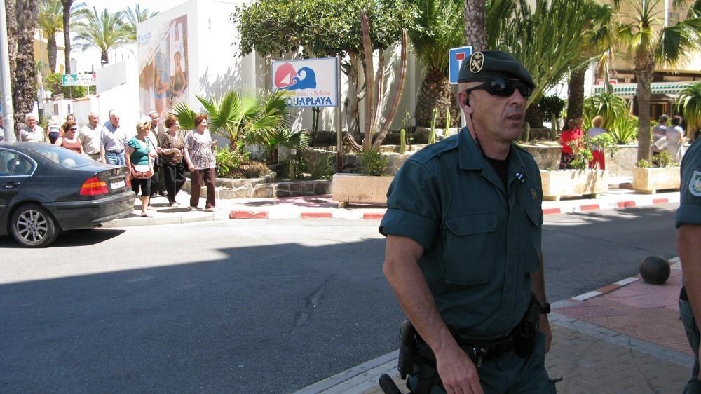 La Guardia Civil detiene al autor de un delito de robo con violencia en una línea de autobús en Roquetas de Mar