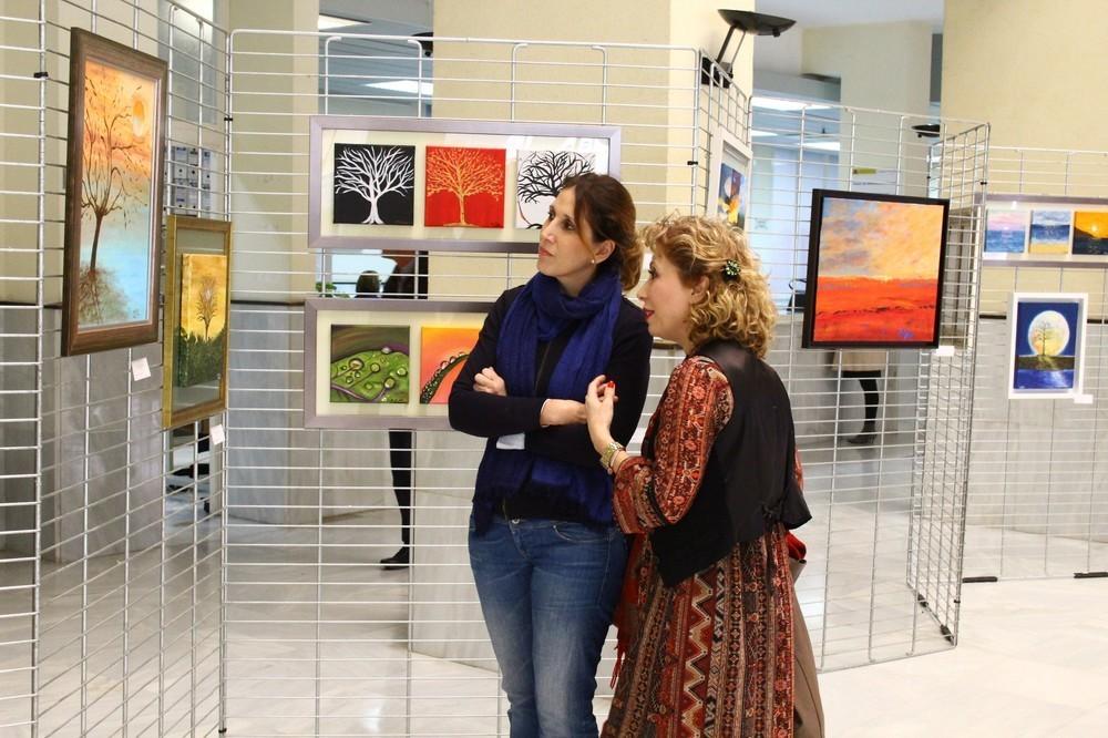 El Patio de Luces acogerá hasta el 17 de febrero una exposición pictórica que recoge 40 obras de la artista Carmen Vicente
