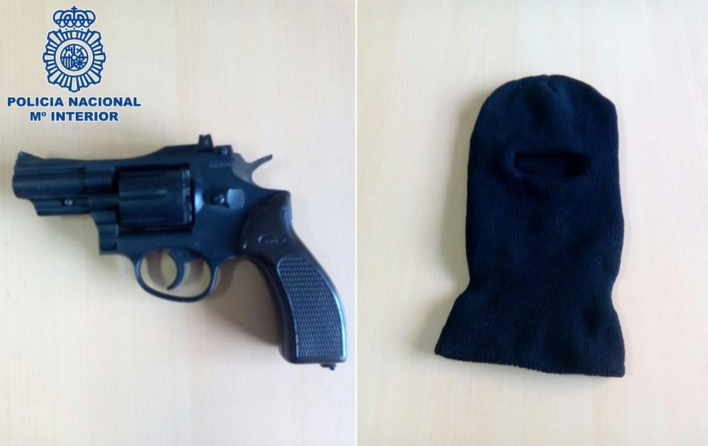 La Policía Nacional detiene a dos jóvenes por atracar, agredir y retener a un matrimonio en El Ejido