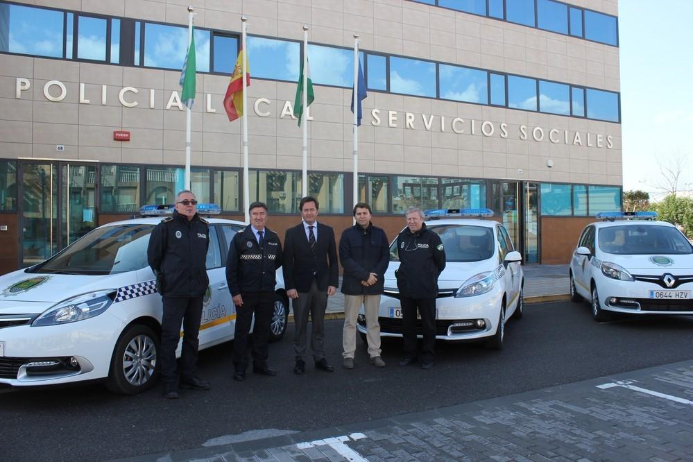 La eficacia de la Policía Local evita males mayores al interceptar a un vehículo que circulaba temerariamente por el bulevar de El Ejido