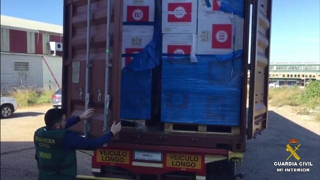 Desmantelada una importante  organización criminal internacional dedicada al contrabando de tabaco en Europa