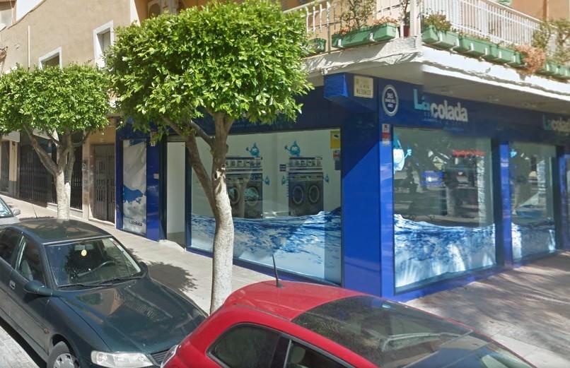 Arde una máquina en la lavandería de la calle Cervantes