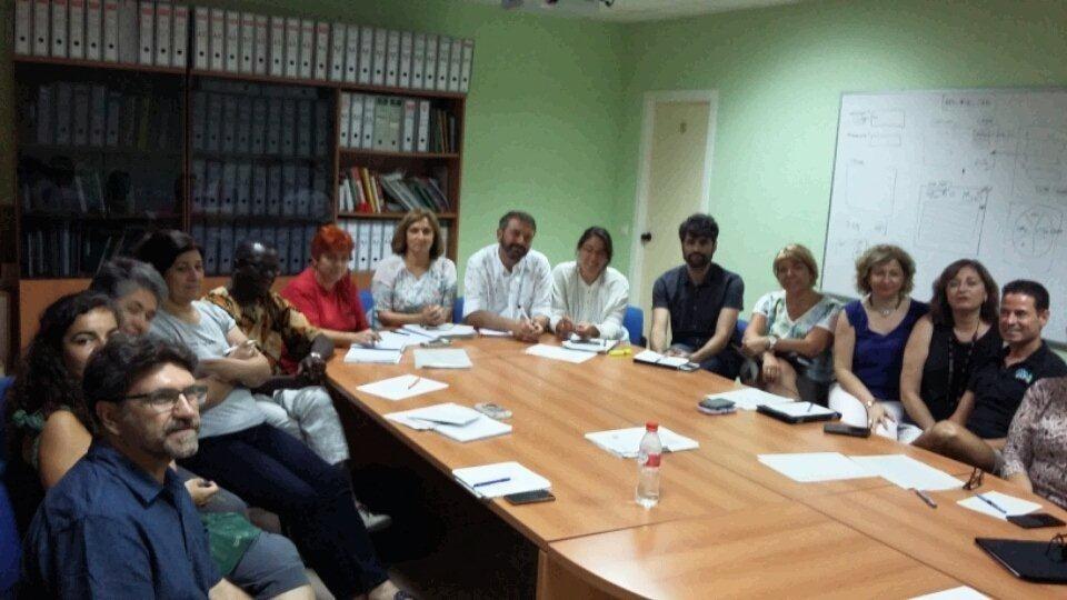 El Distrito Poniente refuerza su colaboración con varias ONG para mejorar la atención a las personas inmigrantes