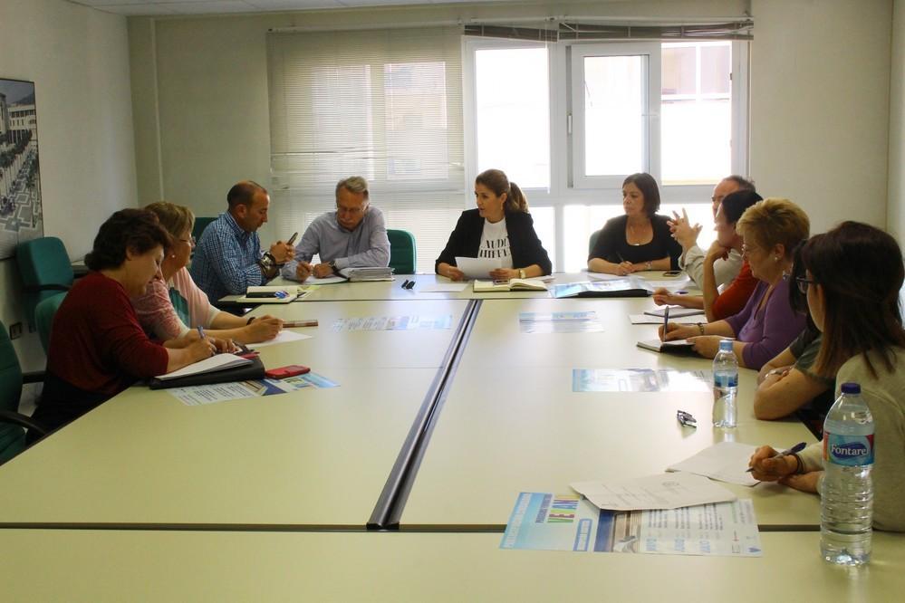 La Mesa de Trabajo sobre Accesibilidad plasma su visión a Urbanismo para adaptar y hacer de El Ejido una ciudad libre de barreras arquitectónicas