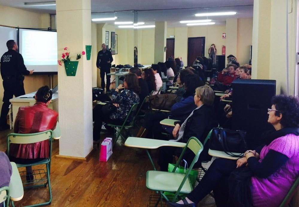 Participación forma a los colectivos en el marketing basado en emociones y les previene sobre las adicciones en Internet