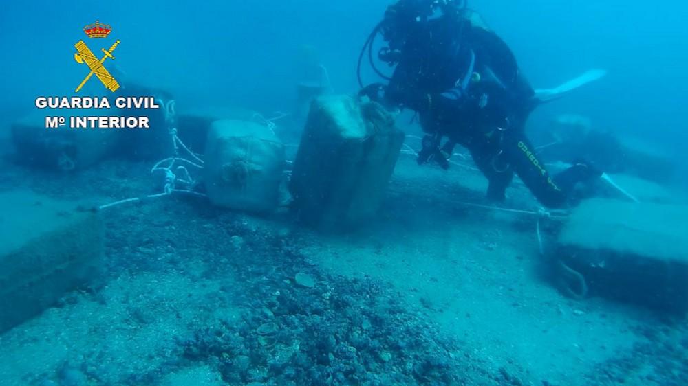 La Guardia Civil desmantela una red de narcotraficantes en embarcaciones de recreo gracias a una incautación en la costa de Balerma
