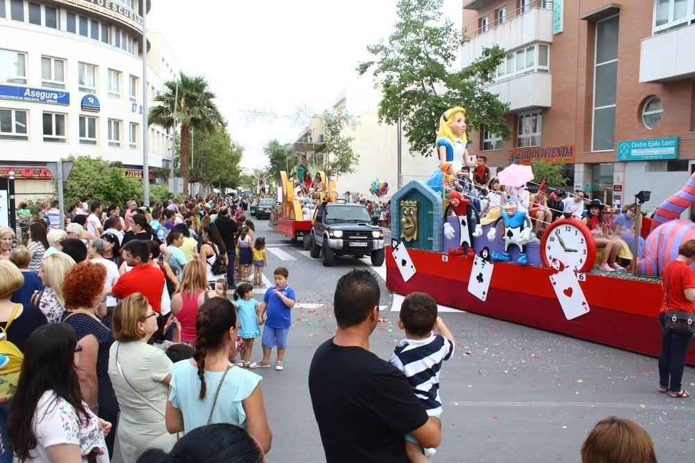 El Ejido abre sus fiestas patronales con la gran Batalla de las Flores en la que participarán más de 200 figurantes y se repartirán más de 2.500 kilos de claveles