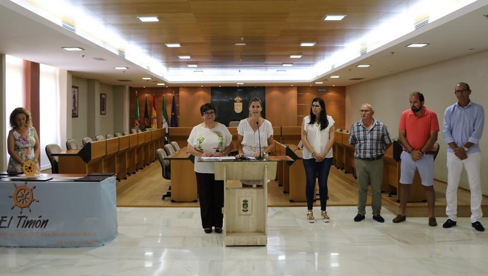 El Ayuntamiento de El Ejido ha sido el escenario del acto de presentación del nuevo vehículo de la Asociación ‘El Timón’