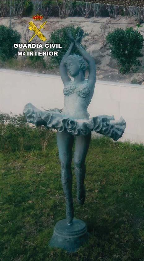 La Guardia Civil detiene a una persona domiciliada en Vícar por un delito de robo con fuerza de una estatua de bronce