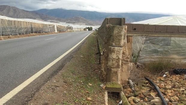Cuatro heridos, entre ellos dos niños de uno y tres años, en un accidente anoche en El Ejido