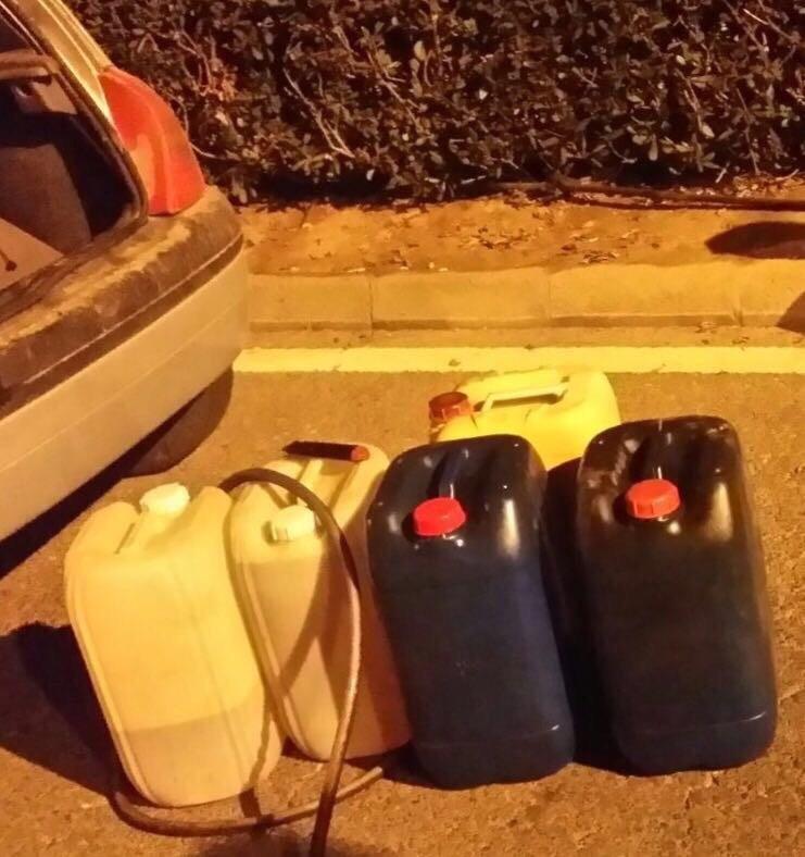 La Policía Local evita el robo en varios vehículos estacionados en El Ejido y la sustracción de combustible en caminos agrícolas en Almerimar