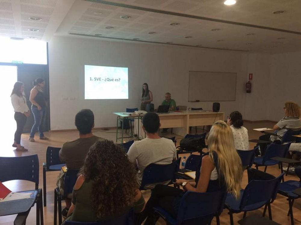 El nuevo Plan de Sensibilización Código Joven se abre en Vícar con un taller de creatividad e improvisación musical