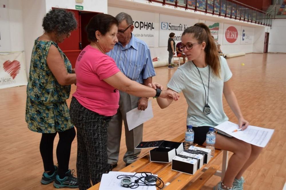 Profesores y alumnos de la UAL traen a Vícar la iniciativa Activa-Mente con la que se da comienzo a la XII Olimpiada de Mayores