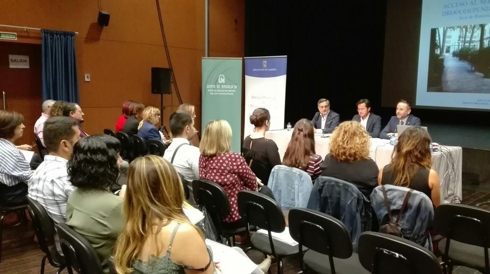 El Ejido acoge unas jornadas sobre los recursos del SAE y Diputación para la inserción sociolaboral de personas con adicciones