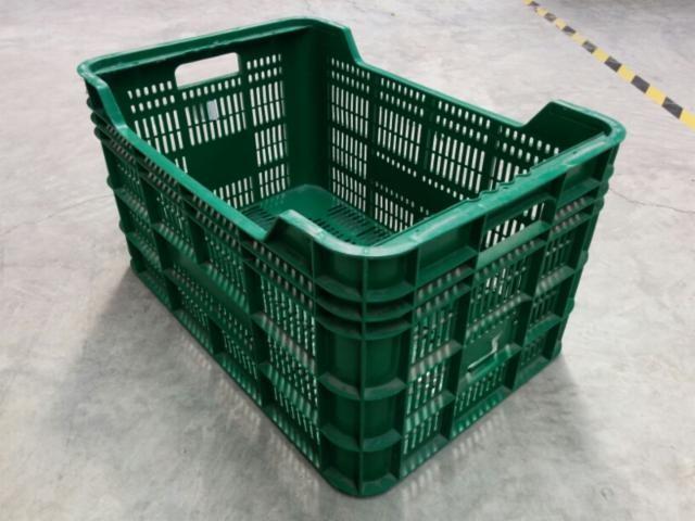Investigan a dos personas por apropiación indebida de un total de 725 cajas de plástico