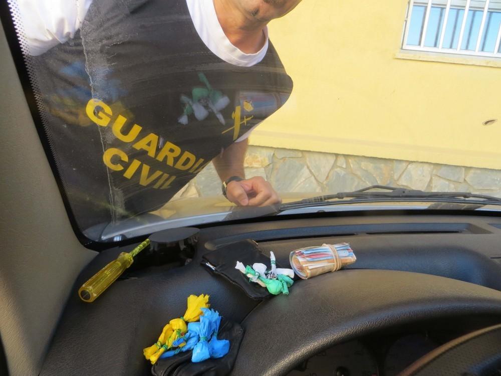 La Guardia Civil detiene a un vecino de Adra por un delito contra la salud pública