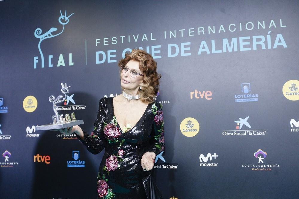 Sophia Loren brilla en la constelación de estrellas de la Gala de Clausura de #FICAL2017