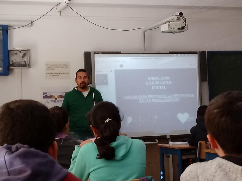 Andalucía Compromiso Digital sensibiliza a 114 alumnos del IES Fuente Nueva de El Ejido sobre un uso seguro de internet