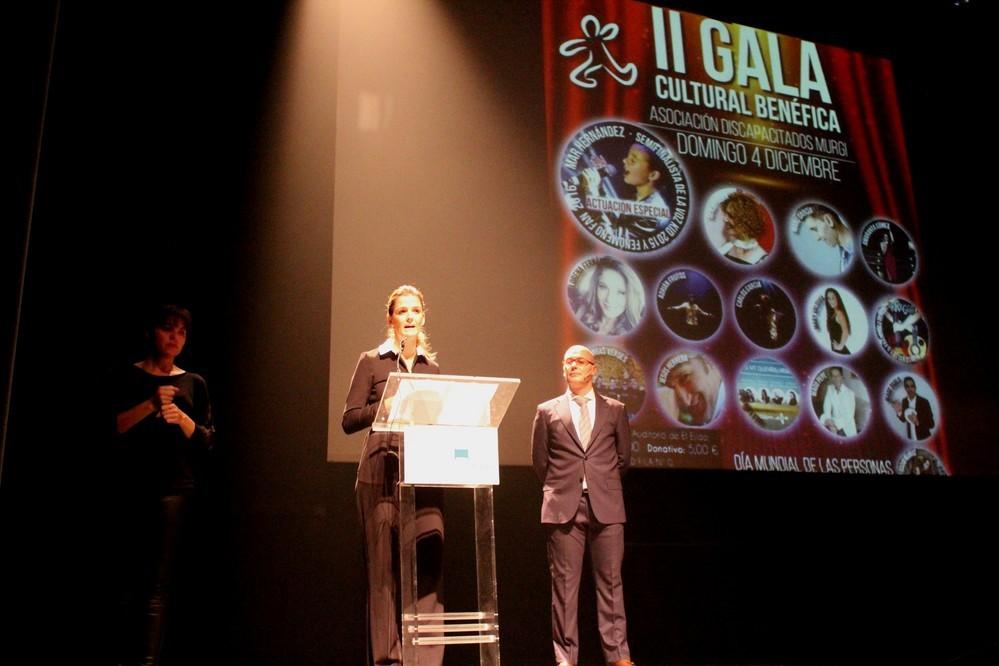 El Ejido arranca su programación cultural y social de Navidad con la III Gala Benéfica de la Diversidad de la Asociación Murgi