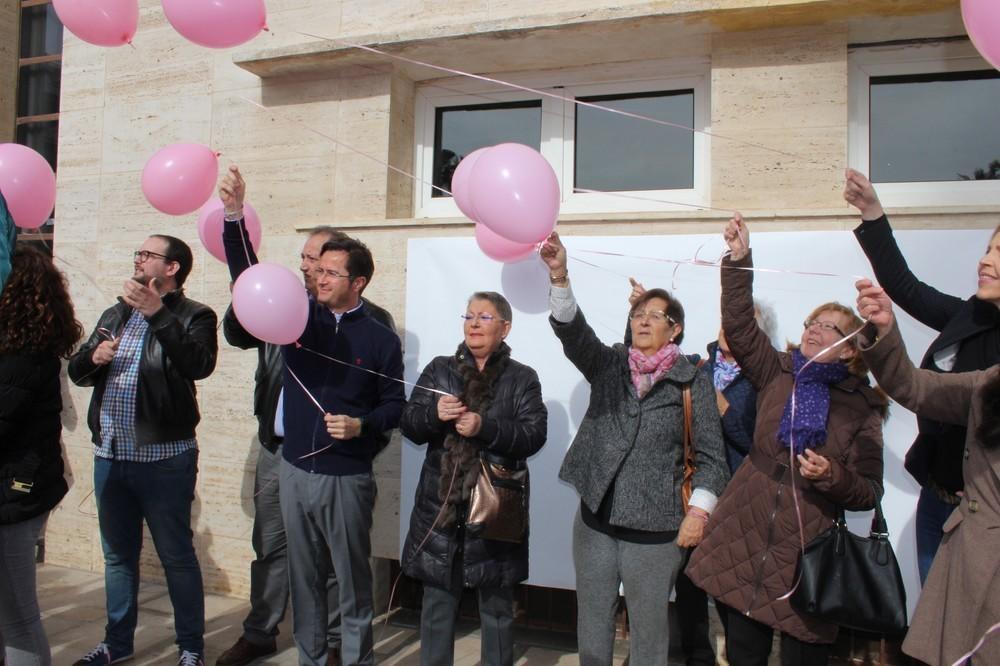 El Ejido conmemora el Día Mundial Contra el Cáncer con una campaña por los centros educativos y la Red Municipal de Bibliotecas