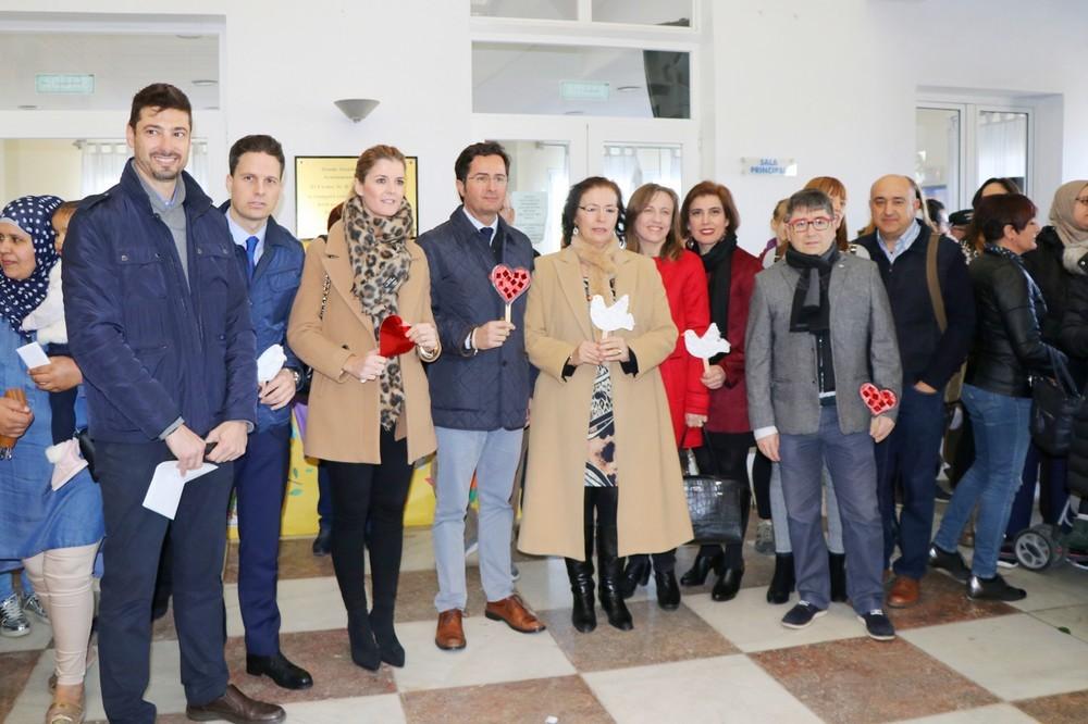 Cientos de escolares de todo el municipio celebran hoy el Día de la Paz y la No Violencia con actividades de convivencia