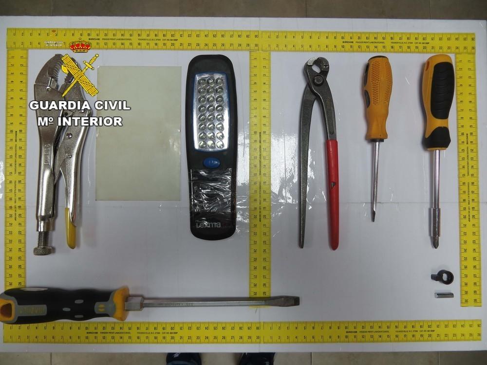 La Guardia Civil detiene a un vecino de Roquetas de Mar y esclarece varios delitos ocurridos en el municipioL
