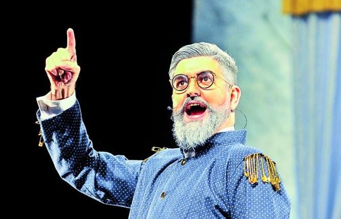 Manu Sánchez traerá el 3 de marzo a El Ejido 'El Buen Dictador', cerrando así la trilogía Monarquía, Iglesia y Estado