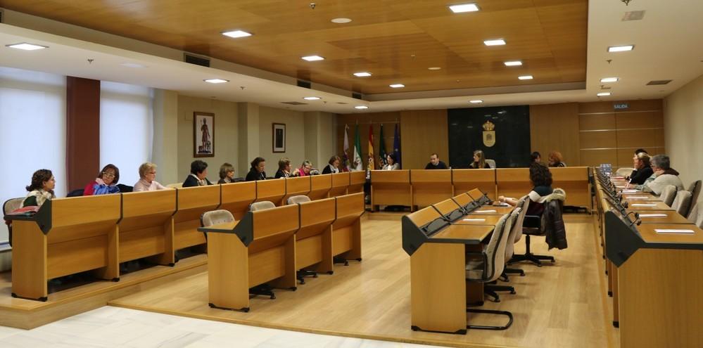 El Centro de Información a la Mujer y Radio Ejido ponen en marcha el espacio ‘En Clave de Género’ en el que se dará voz al colectivo femenino