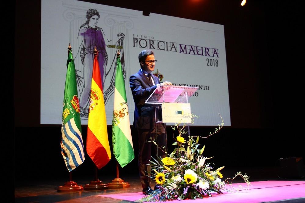 El Ayuntamiento de El Ejido celebra el ‘8 de marzo’ reconociendo el compromiso social y la entrega de tres mujeres ejidenses